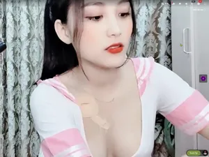 Xtình nhân xinh da trắng lắc cặp mông hư hỏng